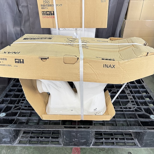 LIXIL INAXのC-180Pの側面。買取ヴィレッジ朝霞で未使用トイレを高価買取！